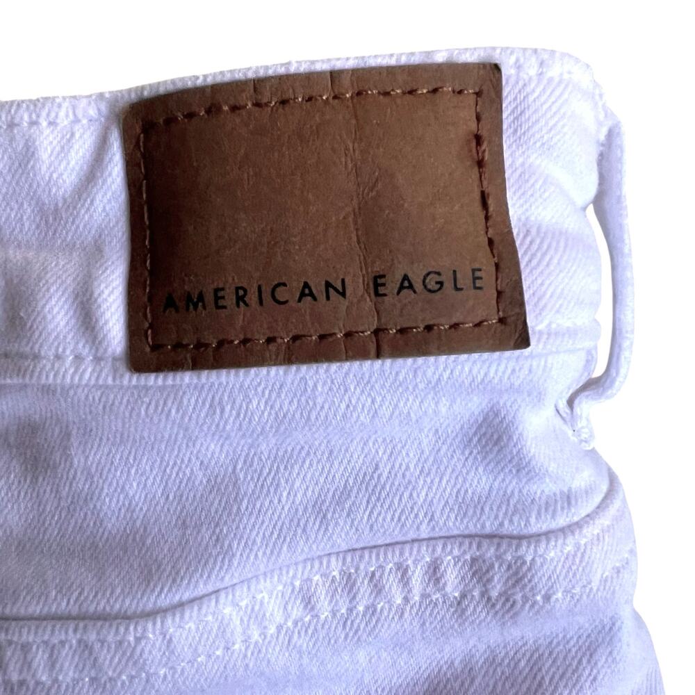 American Eagle Mom Shorts White High Rise Stretch Denim Size 10 - Picture 3 of 9